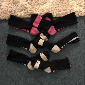 3 pairs of Nike elite socks